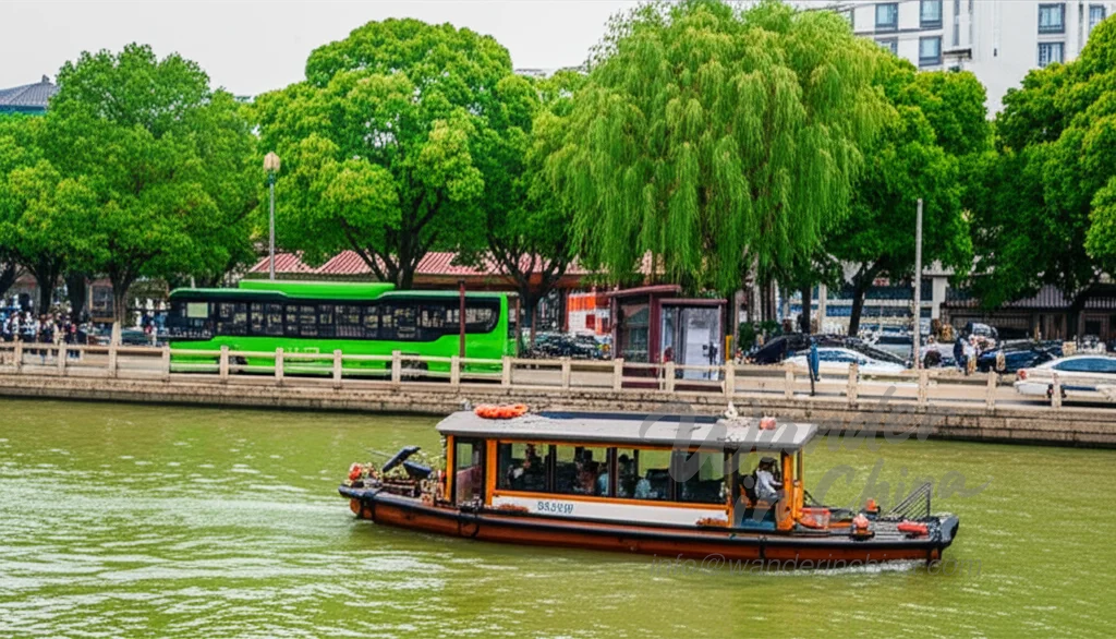 Verschiedene Transportmöglichkeiten in Suzhou, China.