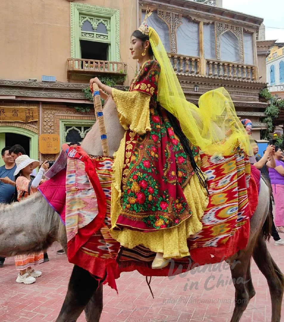 Urumqi's Cultural Tapestry: Explore Ethnic Traditions