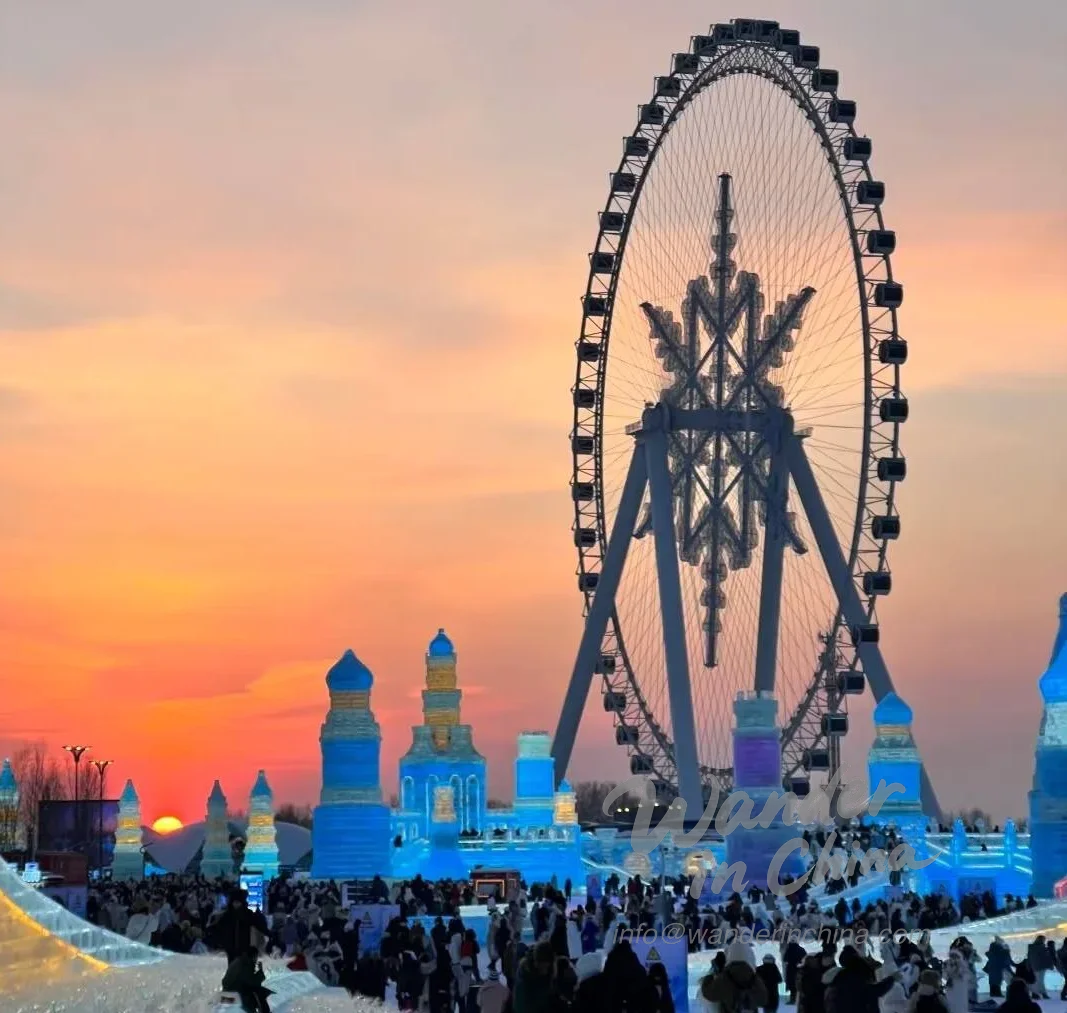 Harbin Ice and Snow World verlicht ’s nachts.