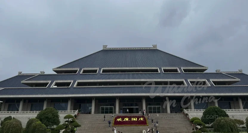 Hubei Provincial Museum main hall interior.