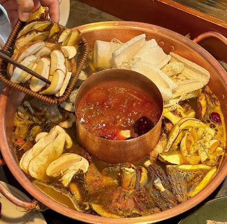 Kunming Food Guide: Taste the Best of Yunnan Cuisine Thumbnail