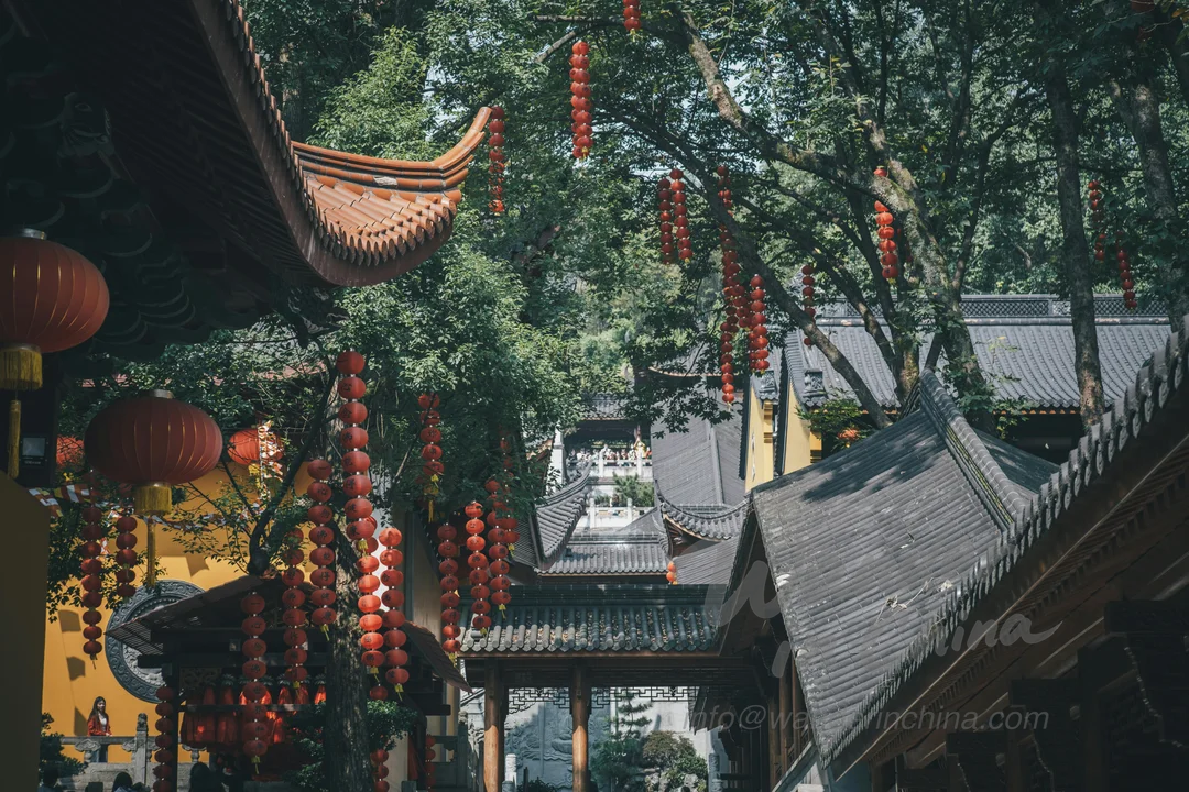 杭州灵隐寺的 Mahavira Hall。