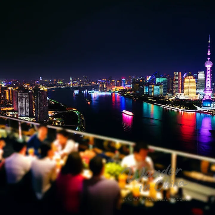 从屋顶酒吧拍摄的上海天际线。