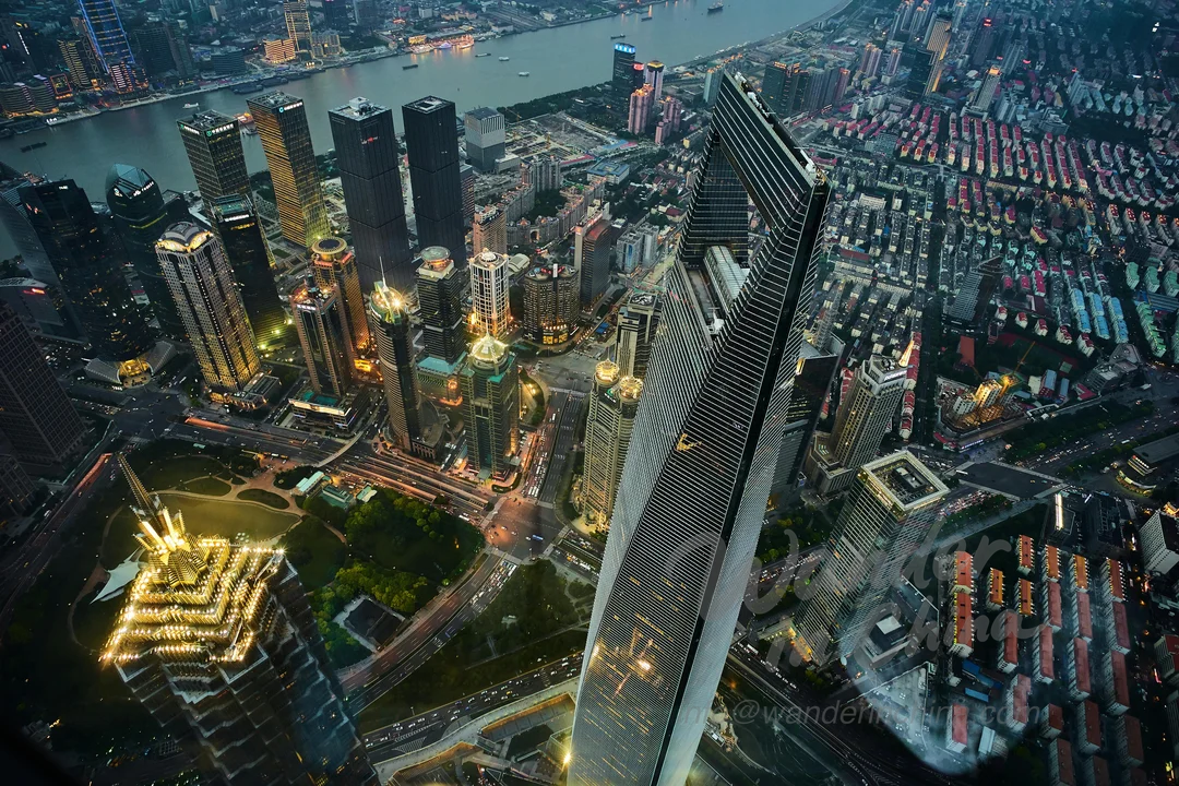 上海中心大厦观景台内部景观。