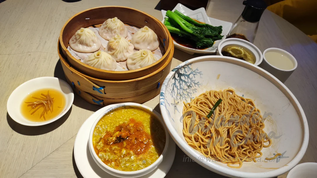 Crab Roe Noodles