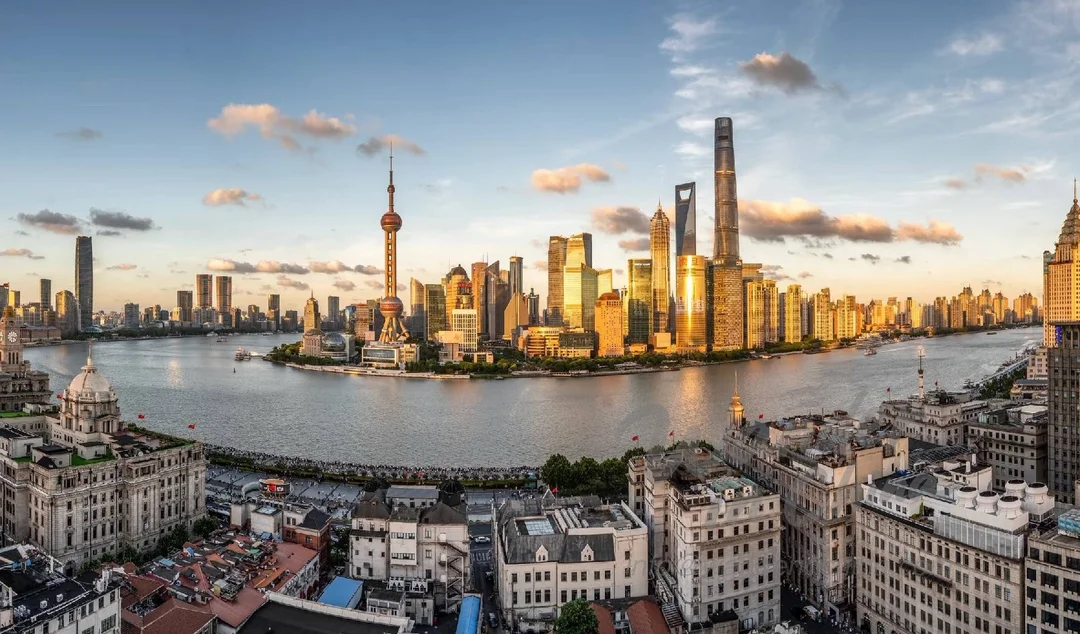 上海外滩天际线。