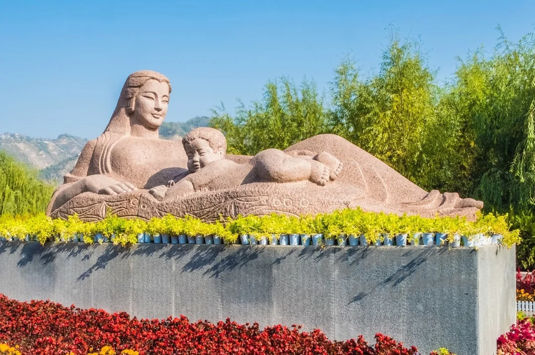 兰州的黄河母亲雕塑。