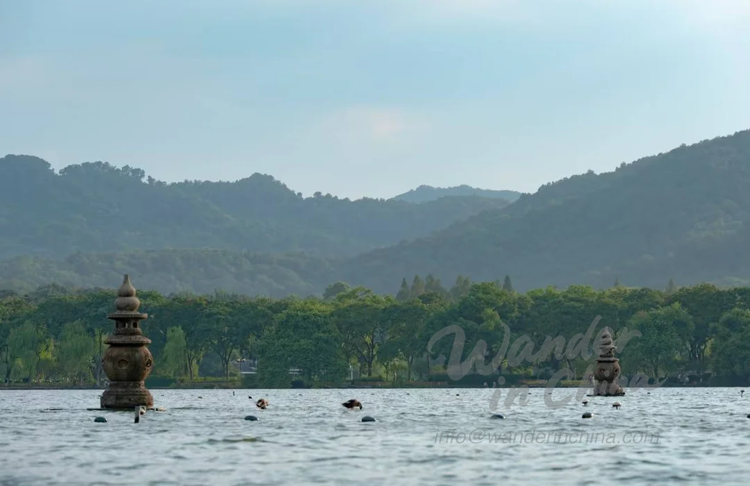 杭州西湖日落。