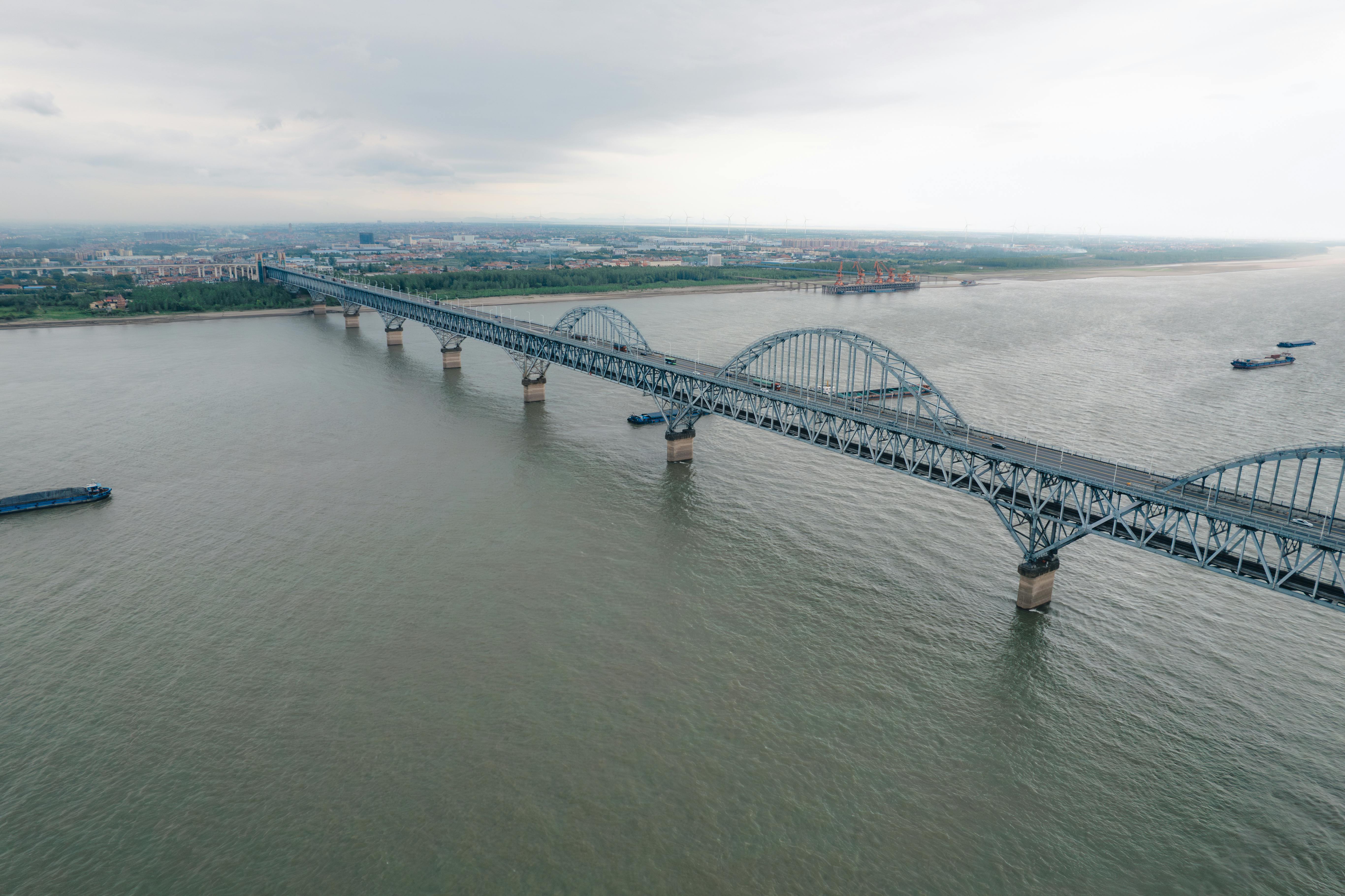 Wuhan Yangtze River Bridge: History, Views & Travel Tips