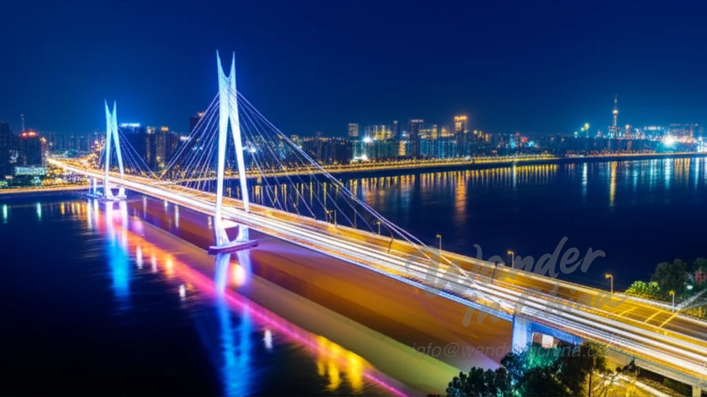 Wuhan Yangtze River Bridge at night.