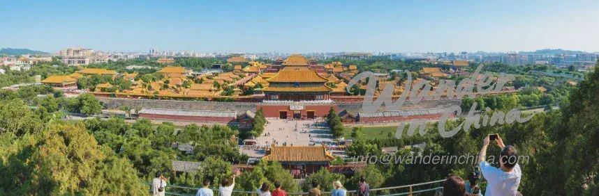 紫禁城を見下ろす景山公園。