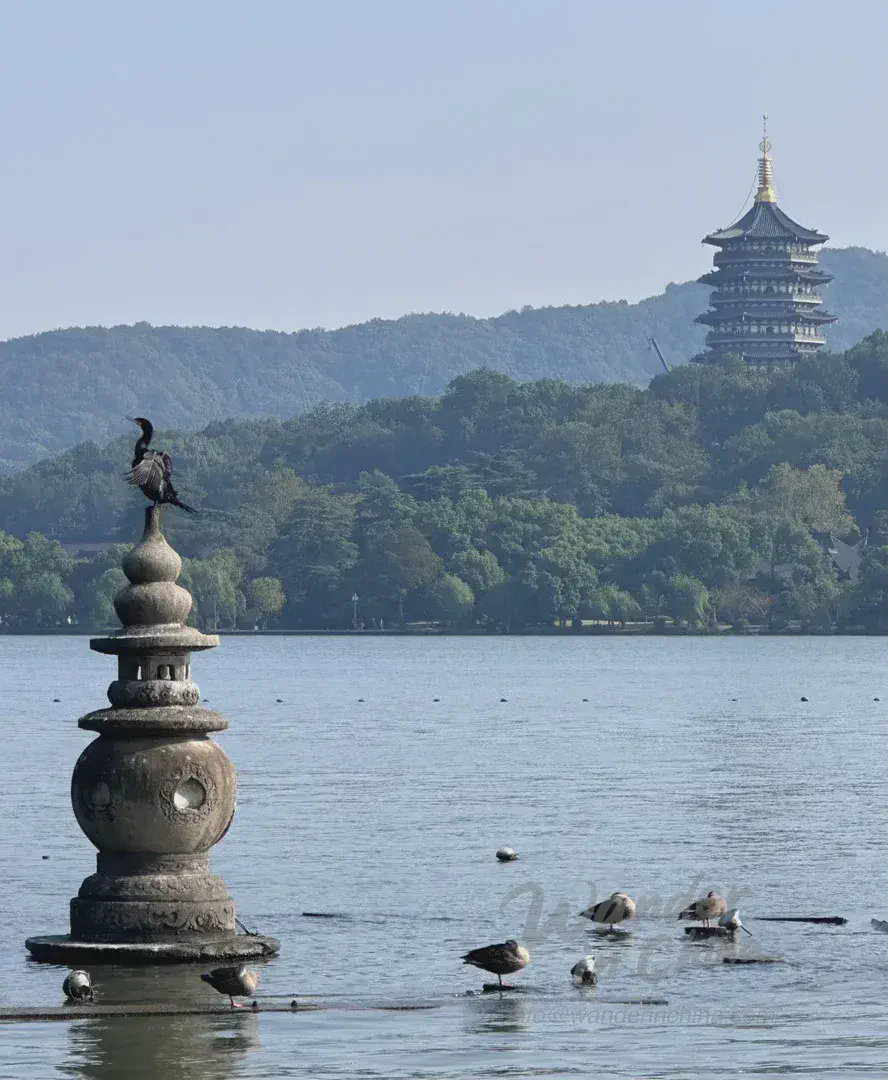 서호의 밤, 삼담인월.