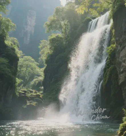 Cascade dans le Grand Canyon de Zhangjiajie